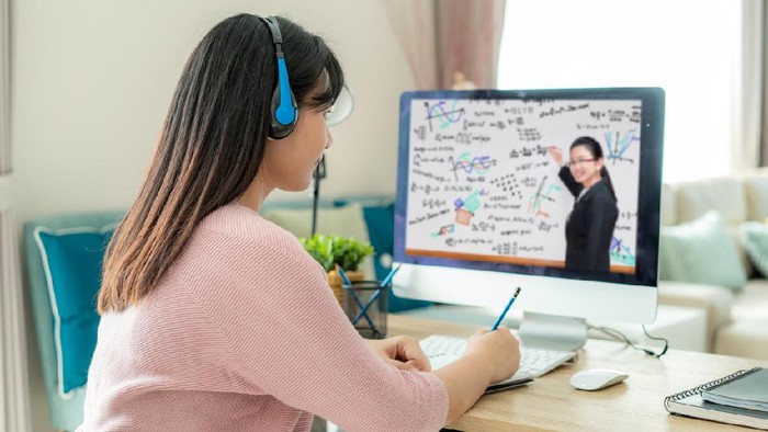 ilustrasi-belajar-online_169