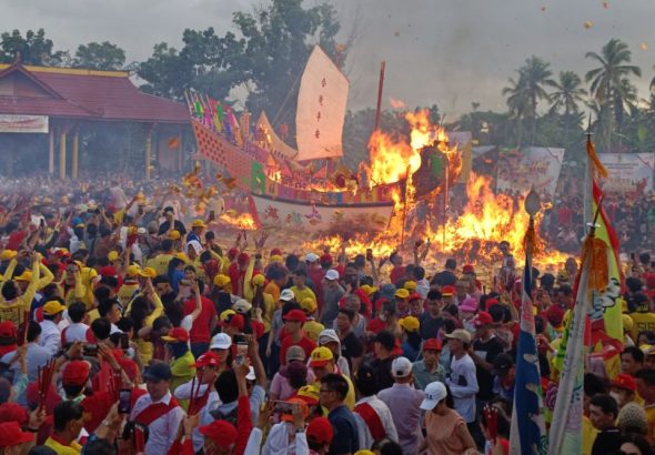 festival-bakar-tongkang-berjalan-am